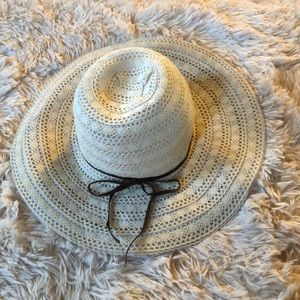 Floppy beach hat